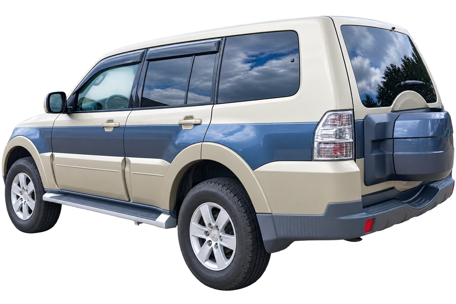 Mitsubishi Pajero, rear view
