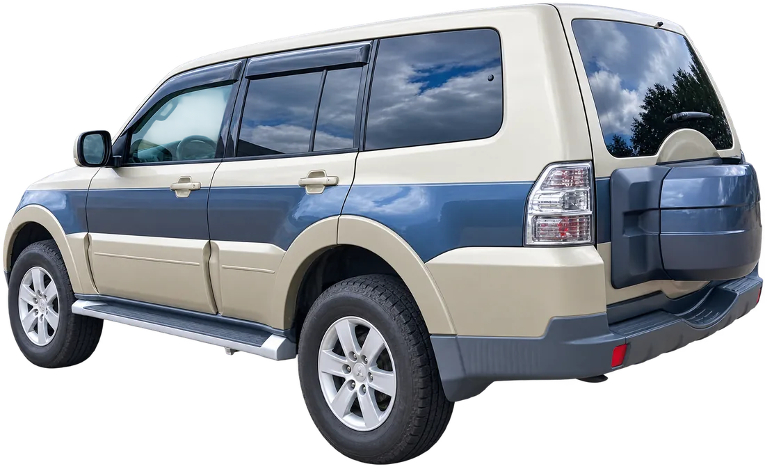 Mitsubishi Pajero, rear view